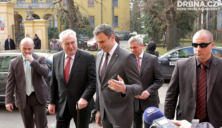 Miloše Zemana přivítal na jihu Čech hejtman Jiří Zimola