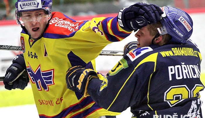 Václav Skuhravý dává Pořickému co proto