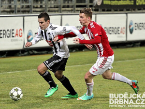 Střelec Jan Hála (vlevo)