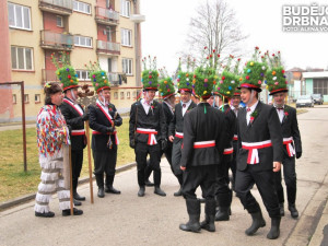 Koledníci dělají kolečko