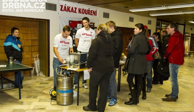 Fanoušci si můžou zajít ve Sportovní hale na pivo