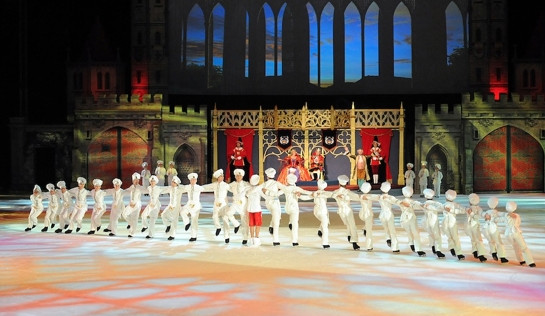 Popelka, kouzelný muzikál na ledě