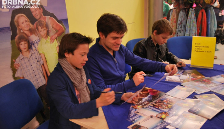 Autogramiáda v obchodním centru Čtyři Dvory