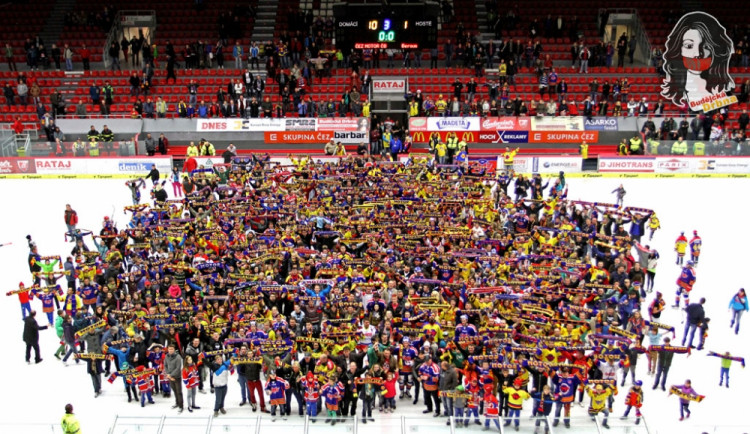 Fanoušci se loučili s uplynulou sezonou společně s hráči přímo na ledě