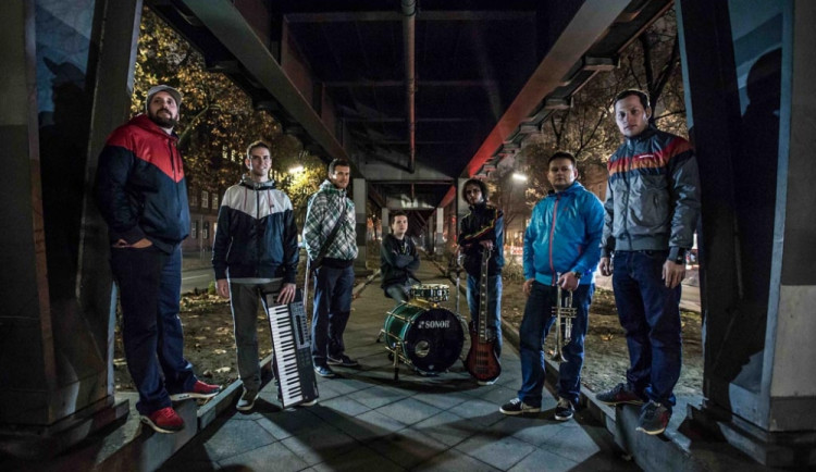 Fast Food Orchestra vystoupí tuto sobotu ve Slavii