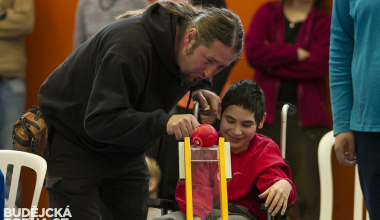 Turnaj v iBoccii v hokejovém centru Pouzar