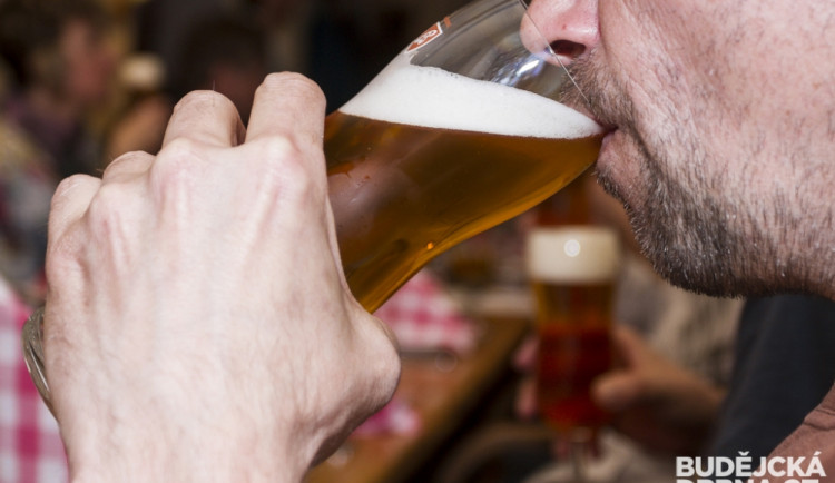 Budějovický Budvar představil speciální várku piva BUD