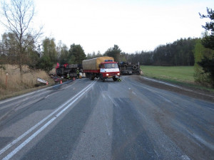 Havarovaný polský kamion u Kamenného Újezdu