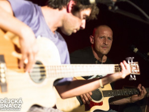 Akustický koncert kapely Wohnout v Café klubu Slavie