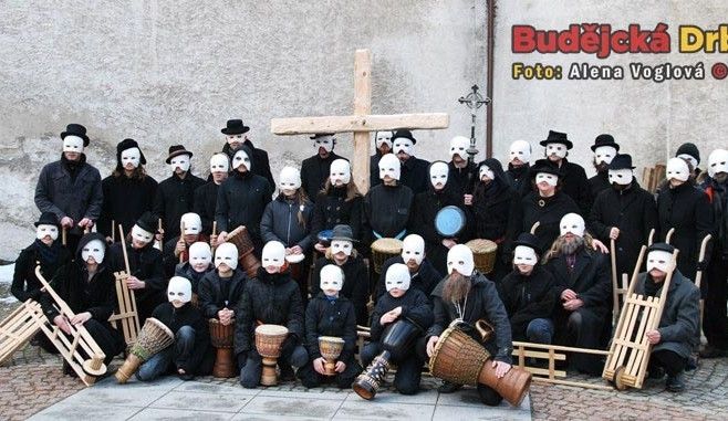Význam Velikonoc v Budějcích připomene pouliční divadlo