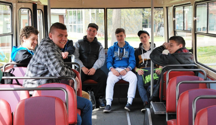 Posedět je možné ve všech vystavených modelech autobusů i trolejbusů, které kdy brázdily ulicemi Budějc