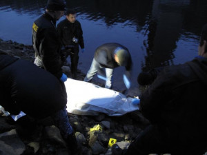 Potápěči vytáhli z Orlíku torzo zavražděného muže