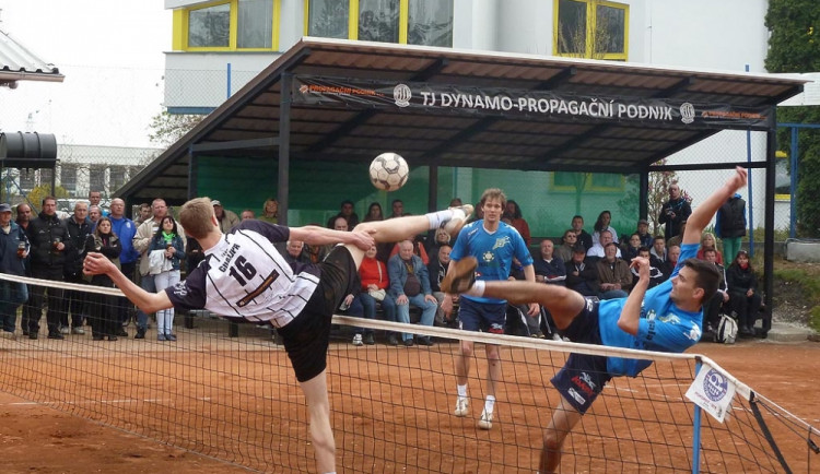 Extraligoví nohejbalisté jsou zatím bez bodu