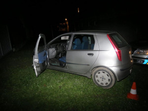 Fiat Punto opilého řidiče, který z místa nehody ujížděl