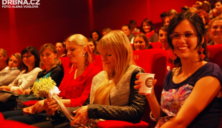 Konvalinky voněly celým sálem