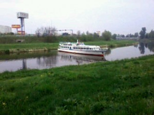 Náhradní obratiště u Nerudovy ulice 800 metrů po proudu