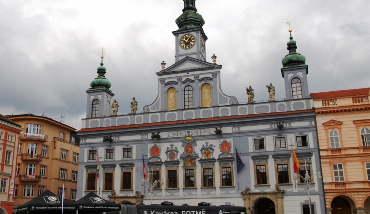 Kavárna Potmě zakotvila na náměstí Přemysla Otakara II.