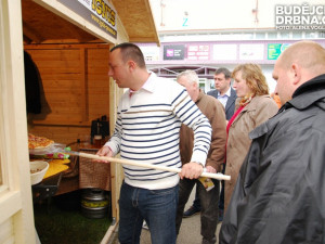 Zjistili jste, jak funguje venkovní pec na chleba