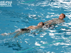 Výuka plavání tělesně postižených plavců