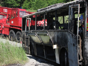 Požár zájezdového autobusu u Libínského Sedla