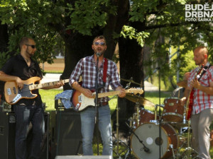 Slavnostní představení lavičky Václava Havla v kampusu Jihočeské univerzity