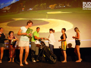 Vyhrávaly se poukazy na lekce golfu