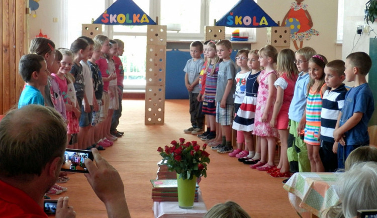 Předškoláci z Kameňáku byli pasováni na školáky