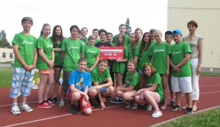 Žáci 8. A Základní školy Pohůrecká slaví vítězství v soutěži AKUplus+