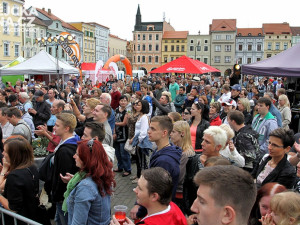 Na náměstí Přemysla Otakara II. přišla spousta diváků