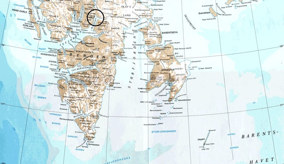 Norské souostroví Špicberky, v kroužku je vyznačena polární stanice Jihočeské univerzity