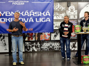 Zahájení slavnostního vyhlášení za účasti prezidenta RHL HCP Pavla Lískovce a vedení Hokejového Centra Pouzar Jaroslava Pouzara a Jana Mojžíše