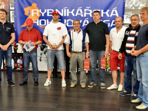 Zástupci HC Nicotrans s vedením HCP, RHL HCP a rozhodčími