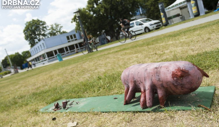 Vandalové se opět vyřádili.