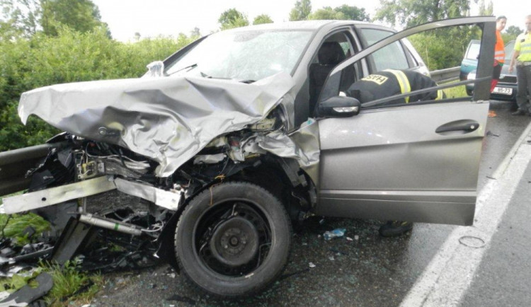 Dopravní nehoda 2 OA a NA, Bošilec - 5. 7. 2014