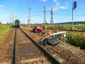 Tragické ráno v Hrdějovicích. Vlak se srazil s automobilem