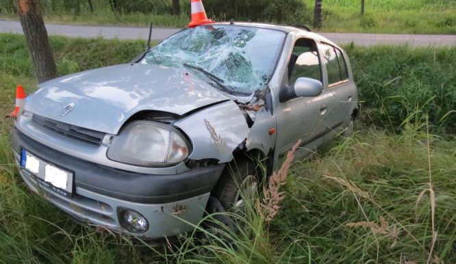 V tomto Renaultu Clio jela pohřešovaná 51letá žena