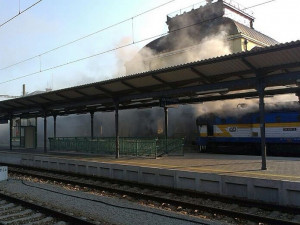 Požár lokomotivy na českobudějovickém vlakovém nádraží
