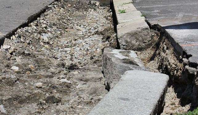 Ve středu začala na Pražské třídě obnova povrchu