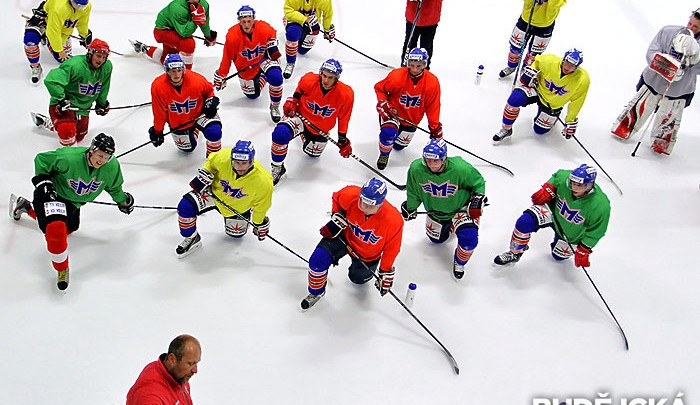 Hokejisté Motoru mohli poprvé ukázat, co v létě natrénovali