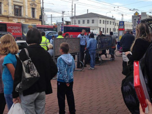 Nádražní se linul křik. Podezřelý zloděj byl zadržen