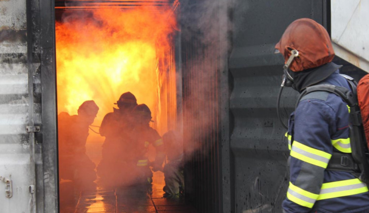 Cvičení temelínských hasičů ve Zbirohu