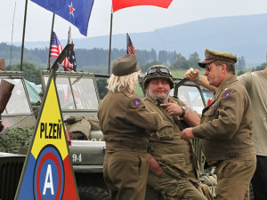 Army run zpestřila přehlídka amerických armádních vozidel klubu 3. armády Plzeň