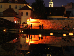 Prázdniny byly zakončeny pouštěním lampionů štěstí po Malši