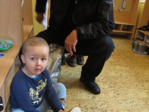 V šatně s tatínkem