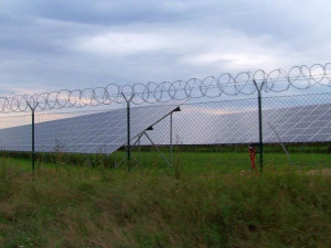 Kvůli podvodu se solární elektrárnou padla čtyři obvinění