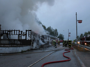 Požár opuštěného motorestu u Dolního Dvořiště