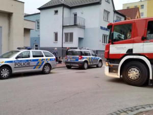 Zásah policistů a hasičů v Lipenské ulici