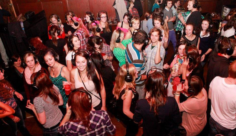 Silent disco při Vítání prváků