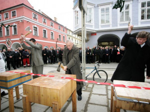 Sekání pásky 5. prosince 2007