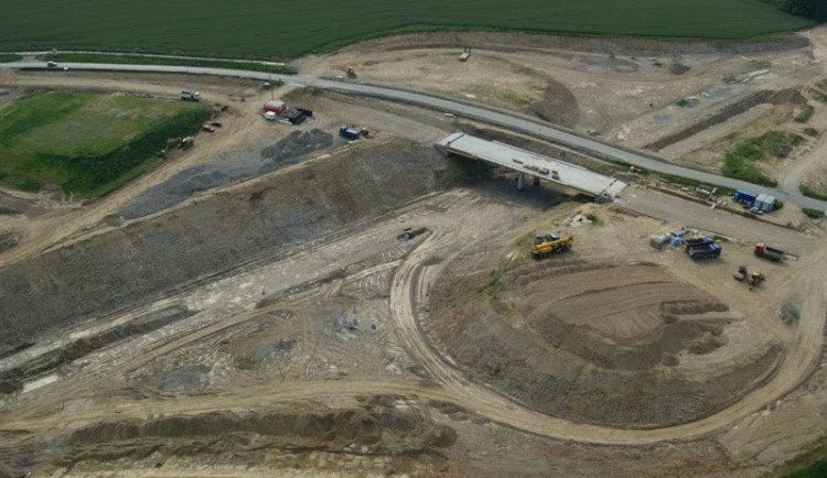 Výstavba dálnice D3 mezi Táborem a Veselím nad Lužnicí